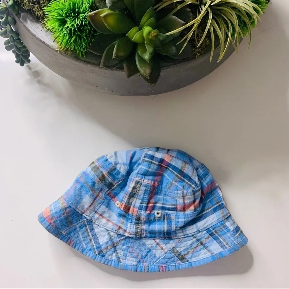Children’s Place Infant 18 to 24 months Plaid blue bucket hat cotton reversible